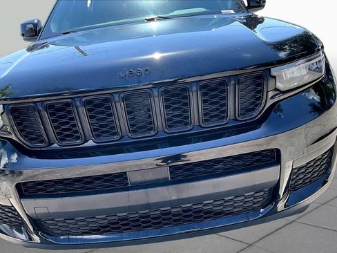 Used 2023 Jeep Grand Cherokee L Laredo AWD/4WD image 30