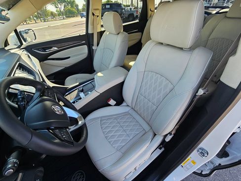 Used 2023 Buick Enclave Avenir w/ Avenir Technology Package AWD/4WD image 9