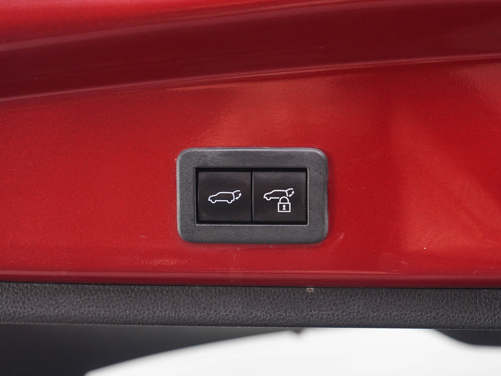 Used 2023 Toyota Corolla Cross AWD Hybrid w/ Convenience Package image 17