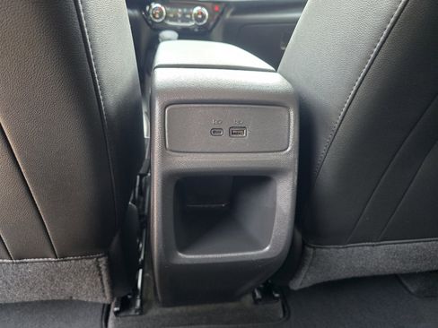 Used 2025 Chevrolet Trax LT w/ LT Convenience Package FWD image 24
