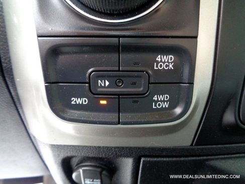 Used 2017 RAM 1500 Classic SLT AWD/4WD image 12