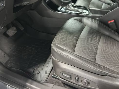 Used 2022 Buick Encore GX Essence w/ Advanced Technology Package FWD image 7