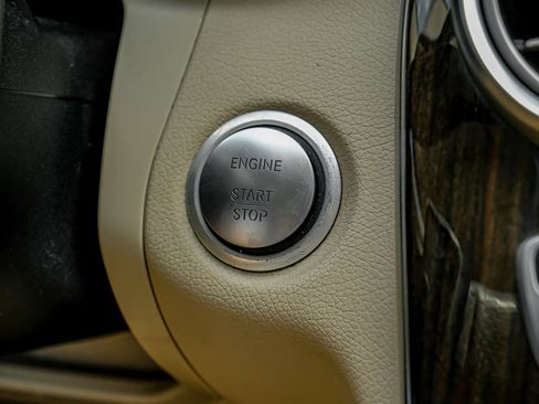 Used 2018 Mercedes-Benz C 300 Sedan w/ Multimedia Package image 25