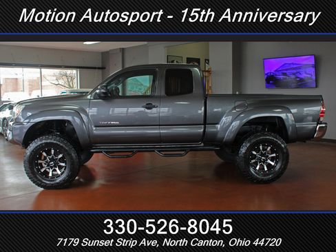 Used 2013 Toyota Tacoma 4x4 Access Cab V6 w/ SR5 Pkg image 7