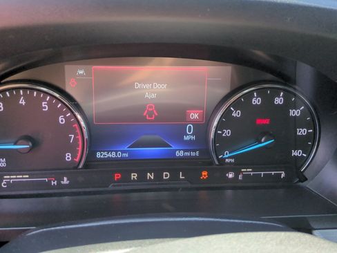 Used 2022 Ford Explorer XLT w/ Equipment Group 202A AWD/4WD image 18