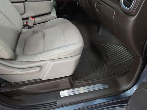 Used 2019 Chevrolet Silverado 1500 LT w/ All-Star Edition image 13