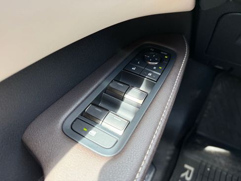 Used 2023 Lexus RX 350 Premium w/ Accessory Package AWD/4WD image 27