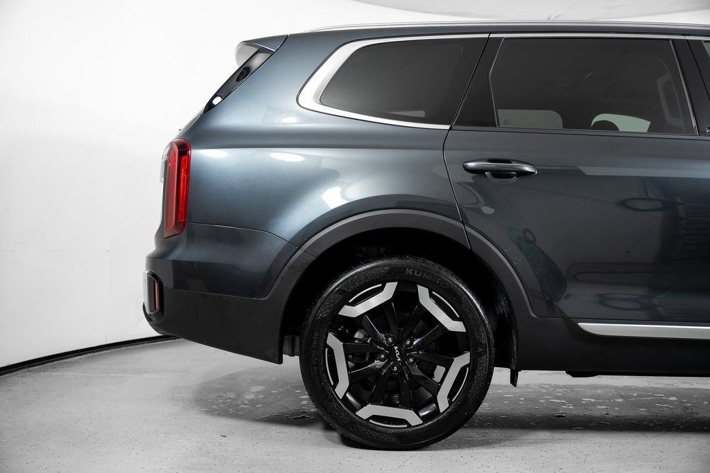 Used 2024 Kia Telluride S w/ S Sunroof Package FWD image 5