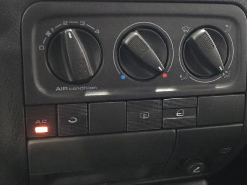 Used 1996 Volkswagen Golf GL FWD image 86
