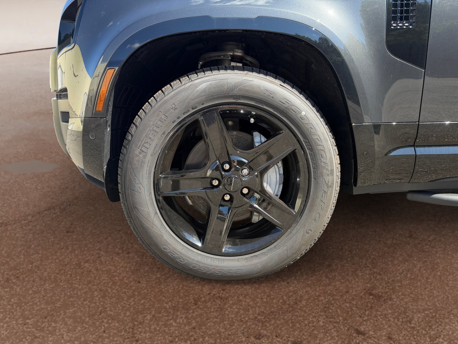 New 2026 Land Rover Defender 110 X-Dynamic SE AWD/4WD image 9