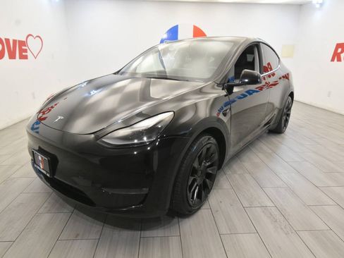 Used 2023 Tesla Model Y Long Range AWD/4WD image 1