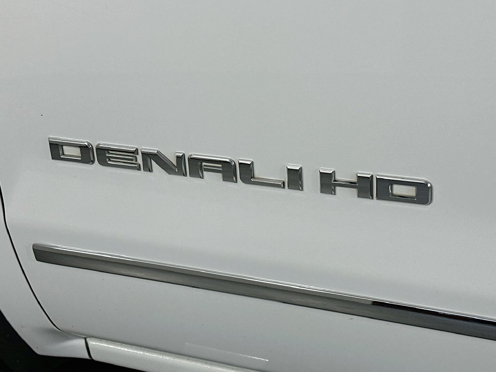 Used 2019 GMC Sierra 2500 Denali w/ Duramax Plus Package AWD/4WD image 27