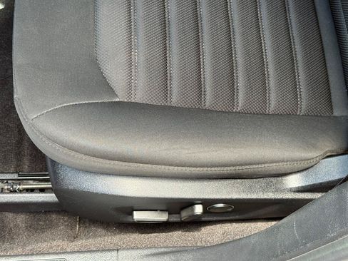 Used 2019 Ford Fusion SE FWD image 16