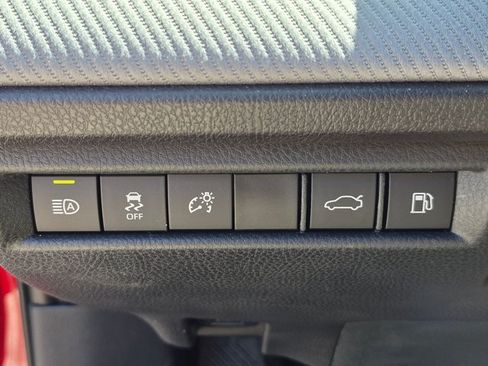 Used 2025 Toyota Camry SE w/ Convenience Package FWD image 9
