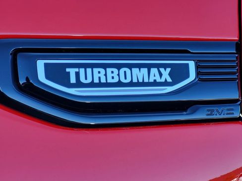 New 2025 GMC Sierra 1500 Elevation image 3