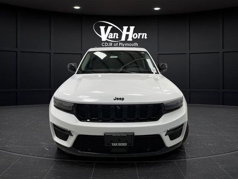 Used 2023 Jeep Grand Cherokee Limited w/ Luxury Tech Group II image 11