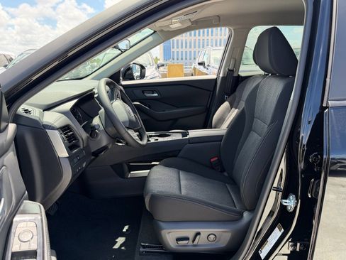 New 2026 Nissan Rogue SV FWD image 5