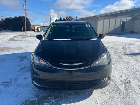 Used 2017 Chrysler Pacifica LX image 8