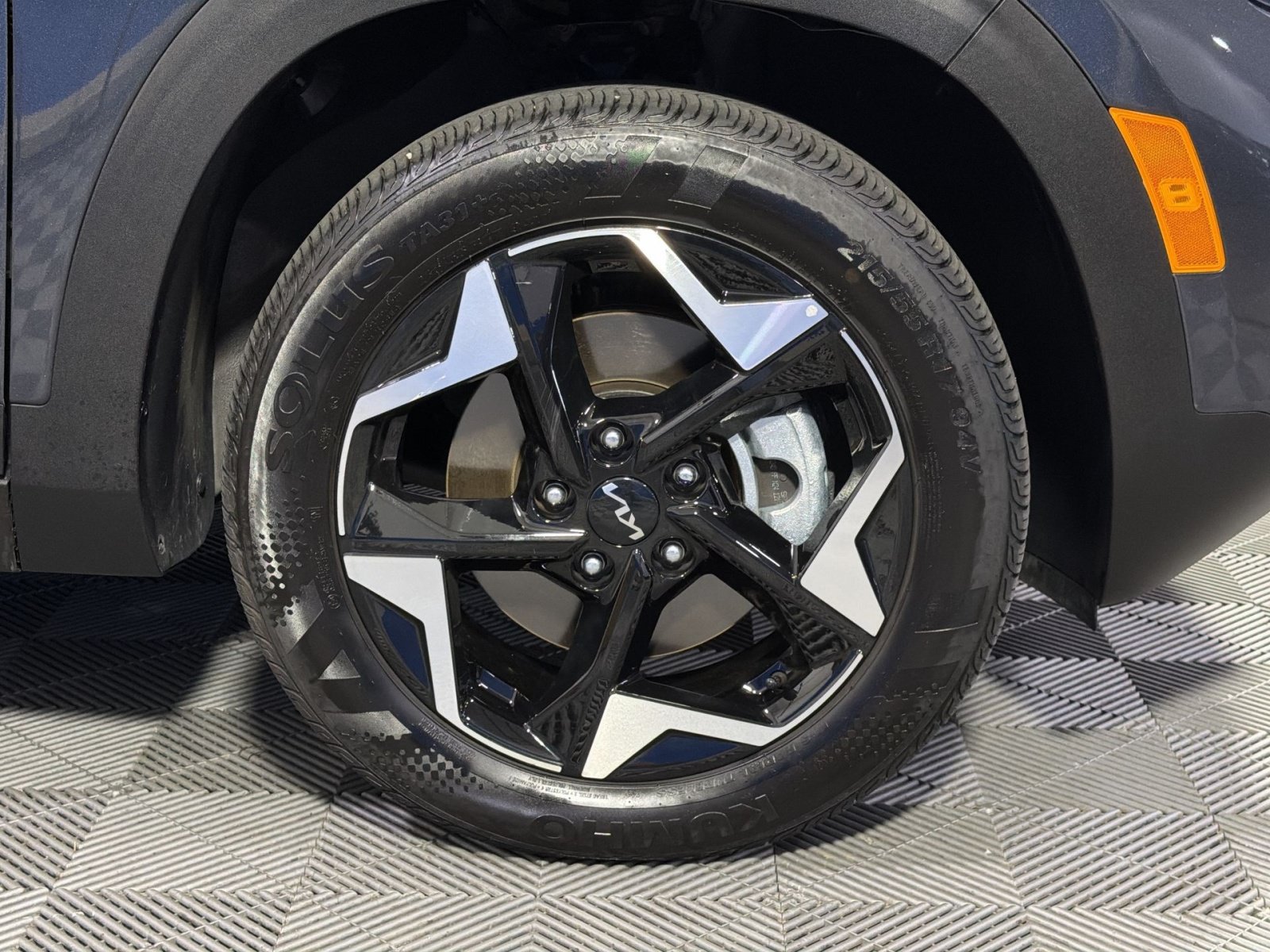 Used 2025 Kia Seltos EX AWD/4WD image 16