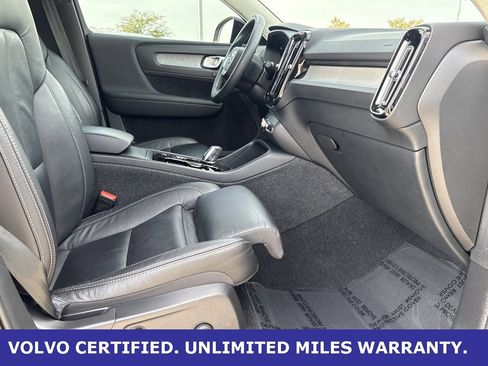 Certified 2023 Volvo XC40 B4 Plus image 33