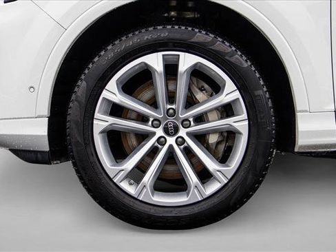 Used 2025 Audi Q7 3.0T Premium Plus image 9