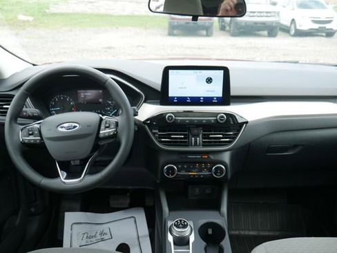 Used 2022 Ford Escape SE w/ SE Sport Appearance Package AWD/4WD image 6