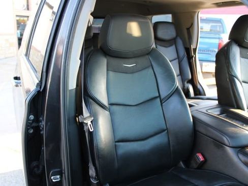 Used 2016 Cadillac Escalade Luxury RWD image 46
