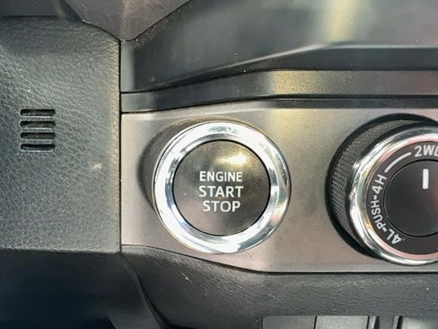 Used 2020 Toyota Tacoma TRD Off-Road image 25