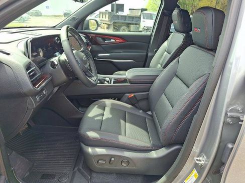 New 2026 Chevrolet Traverse Z71 w/ Enhanced Driving Package AWD/4WD image 8