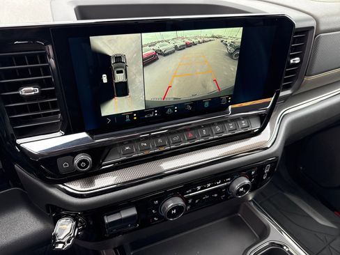 Used 2023 Chevrolet Silverado 1500 ZR2 w/ Technology Package image 18