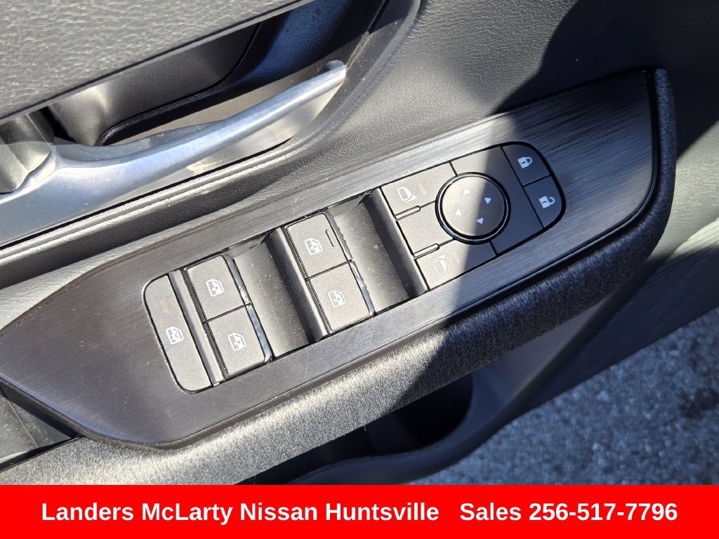 Used 2026 Nissan Kicks SV w/ Cold Weather Package FWD image 21
