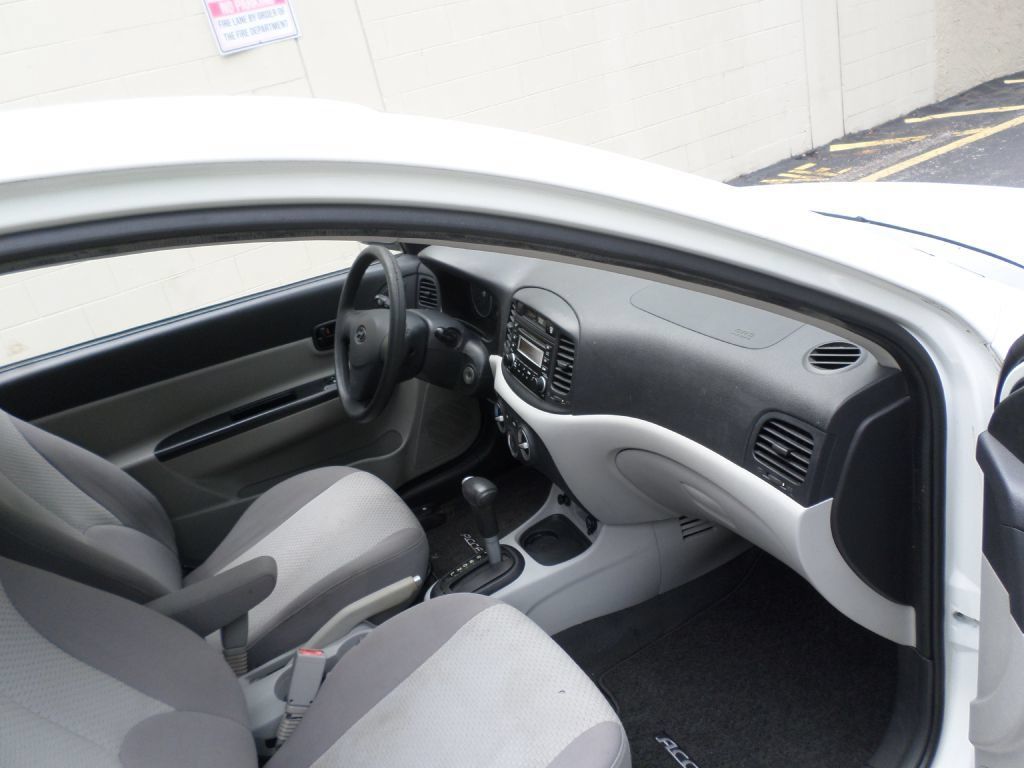 Used 2008 Hyundai Accent GS FWD image 11