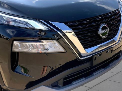 Used 2023 Nissan Rogue SV FWD image 28