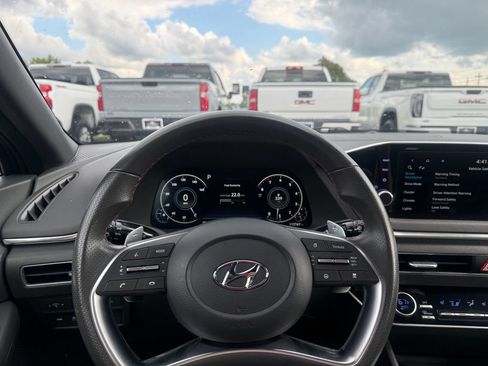 Used 2023 Hyundai Sonata SEL Plus FWD image 16