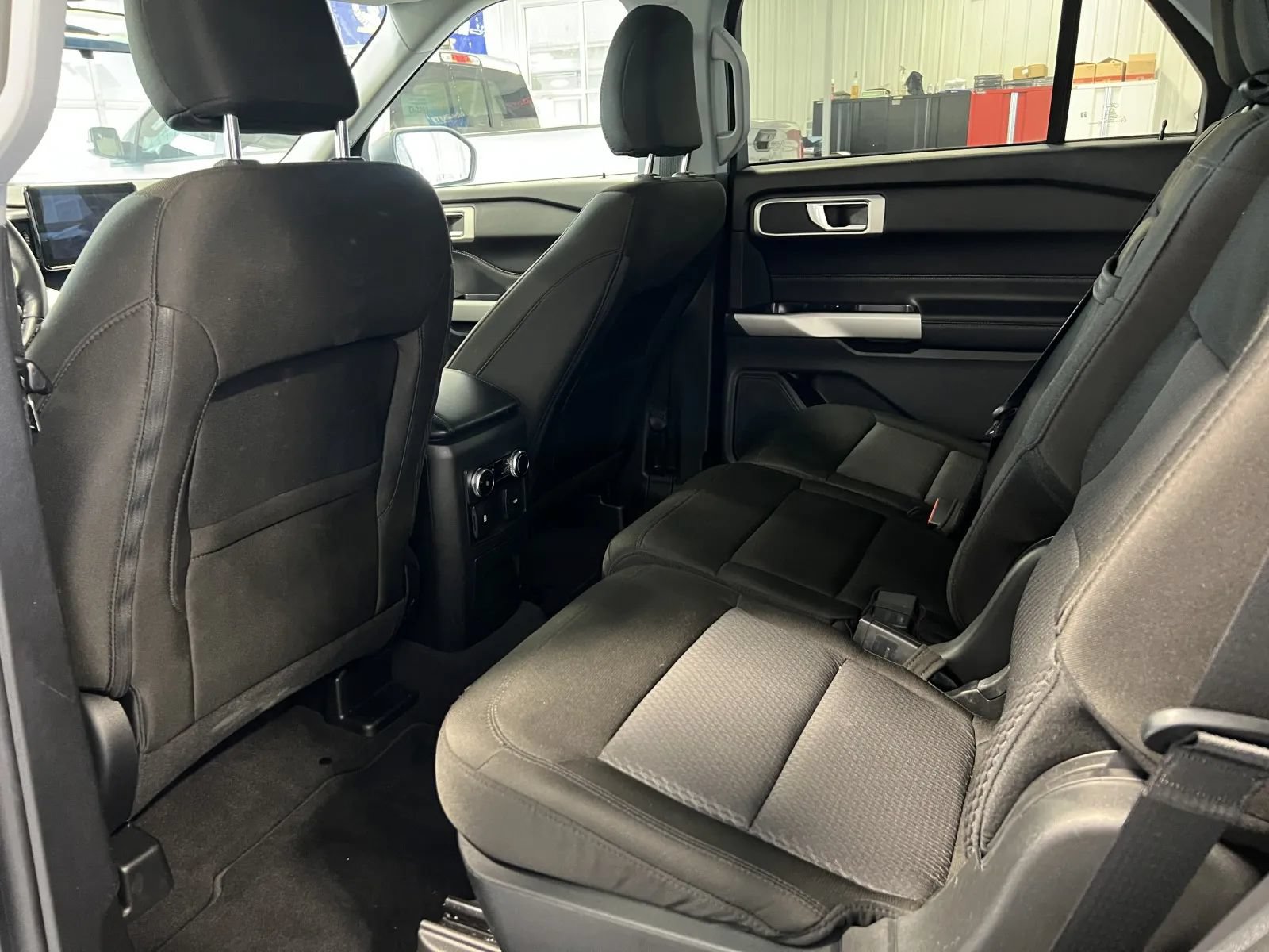 Used 2022 Ford Explorer XLT AWD/4WD image 31