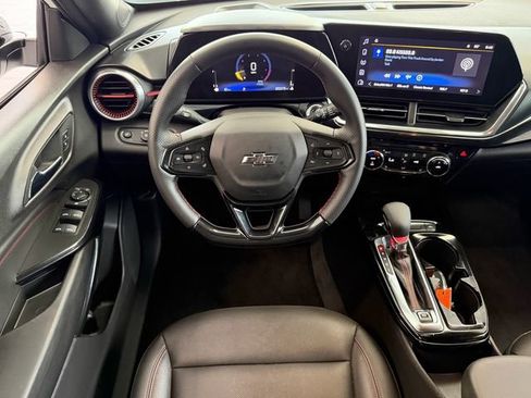 Certified 2025 Chevrolet Trax RS w/ Driver Confidence Package FWD image 8