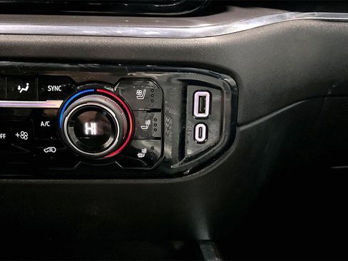 Used 2024 Chevrolet Silverado 3500 High Country w/ High Country Premium Package image 18