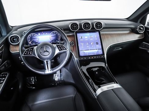 Certified 2023 Mercedes-Benz GLC 300 image 17