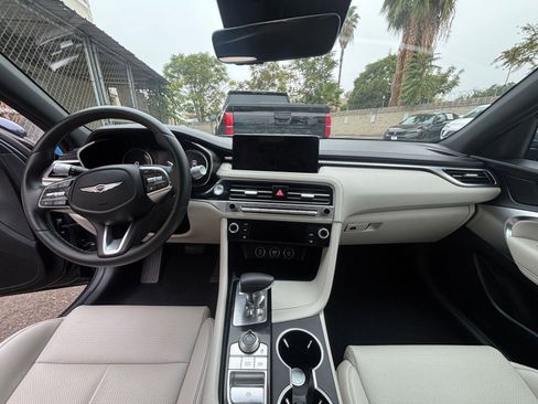 Used 2025 Genesis G70 2.5T image 33