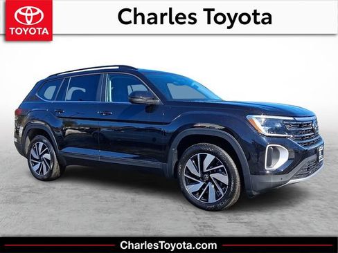 Used 2025 Volkswagen Atlas SE image 1
