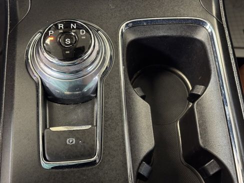 Used 2019 Ford Fusion Titanium image 34