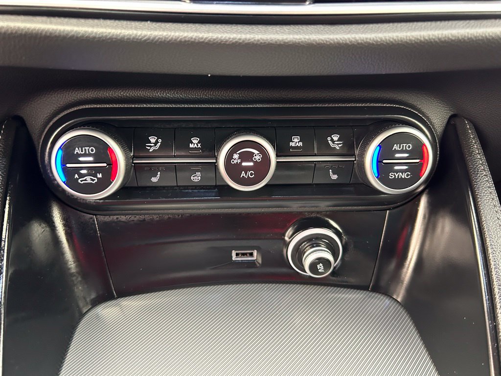 New 2025 Alfa Romeo Stelvio Sprint w/ Convenience Package AWD/4WD image 40