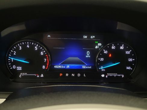 Used 2021 Ford Explorer XLT w/ Equipment Group 202A AWD/4WD image 23