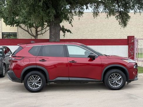 Used 2023 Nissan Rogue S AWD/4WD image 3