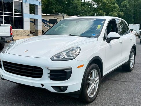 Used 2016 Porsche Cayenne AWD/4WD image 2