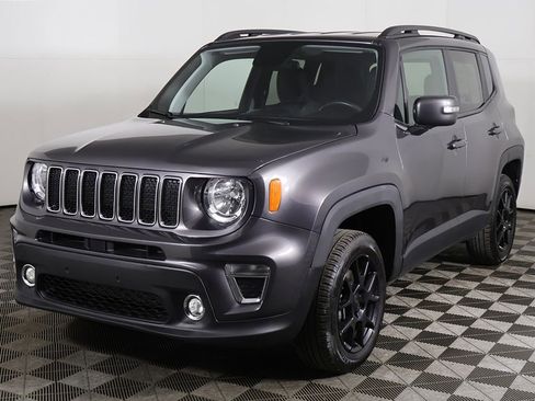 Used 2020 Jeep Renegade Altitude AWD/4WD image 5