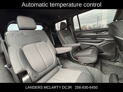 Used 2024 Jeep Grand Cherokee L Laredo image 15
