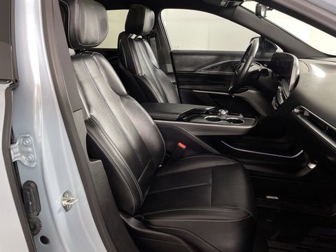 Used 2025 Cadillac Lyriq Sport image 46