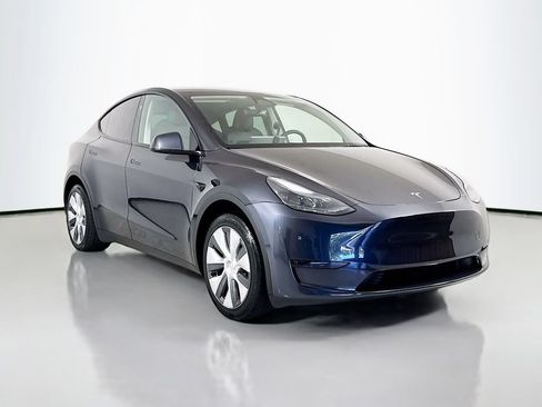 Used 2024 Tesla Model Y Long Range RWD image 4