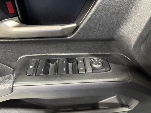 Used 2025 Toyota Tacoma TRD Sport image 11